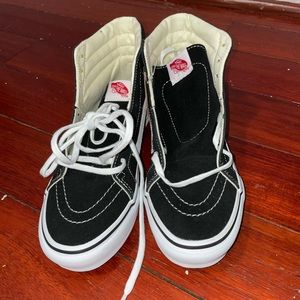 BRAND NEW sk8 hi slim vans